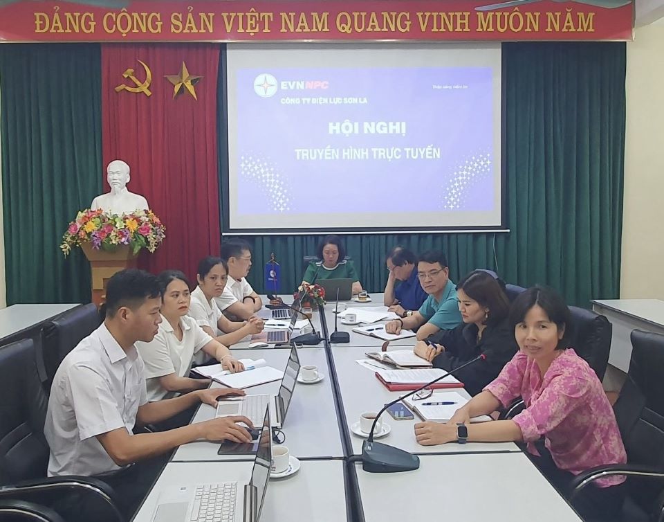 PC Sơn La: Tổ chức họp trao đổi đánh giá công tác Kinh doanh và dịch vụ khách hàng, kiểm tra giám sát mua bán điện